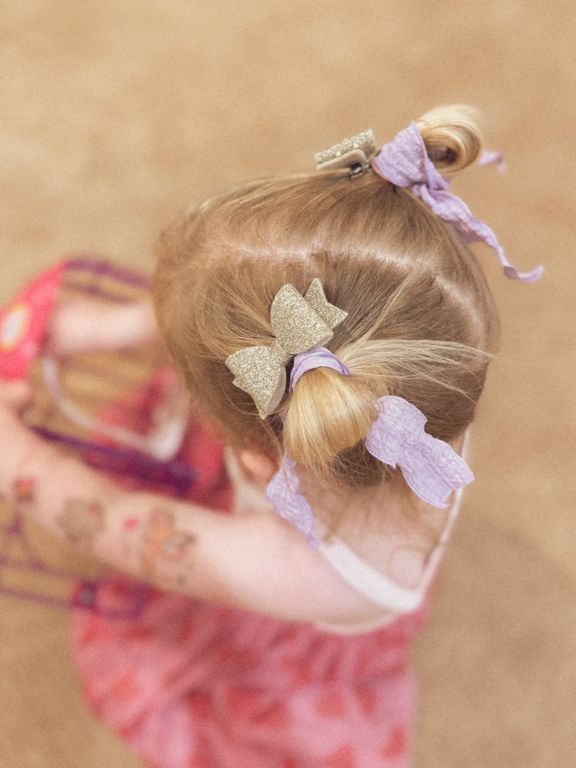 CHAMPAGNE GLITTER FELT MIDI BOWS